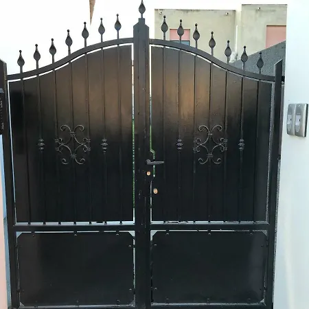 & Garden 圣彼得罗镇
